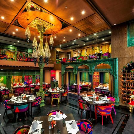 Grand Chennai By Grt Hotels Exteriér fotografie Interior of the restaurant